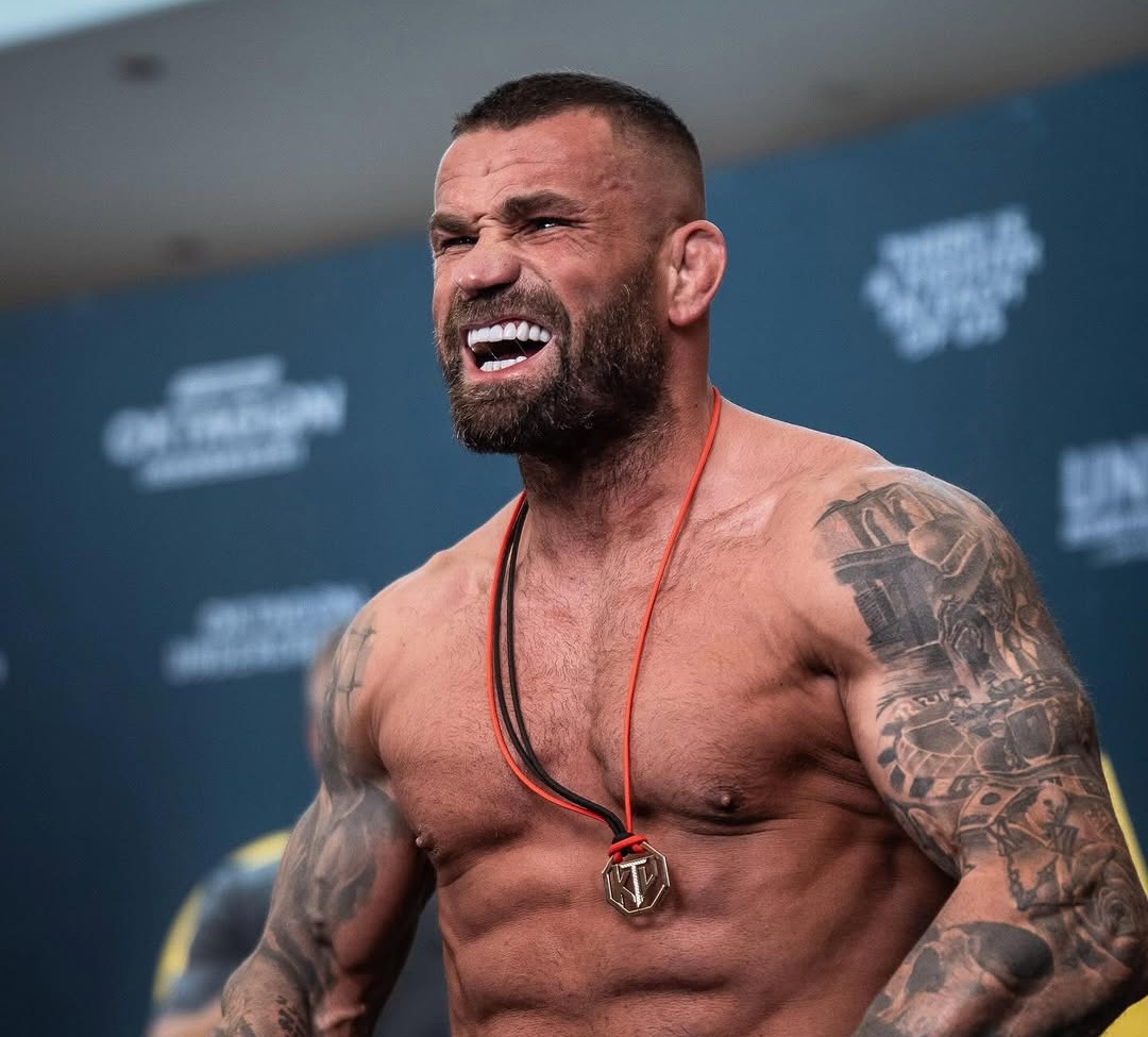 Karlos Vémola