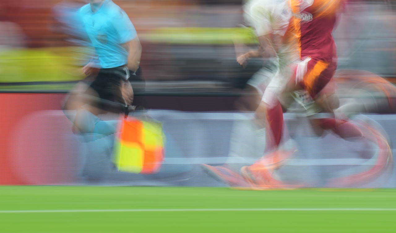 rozhodca futbal