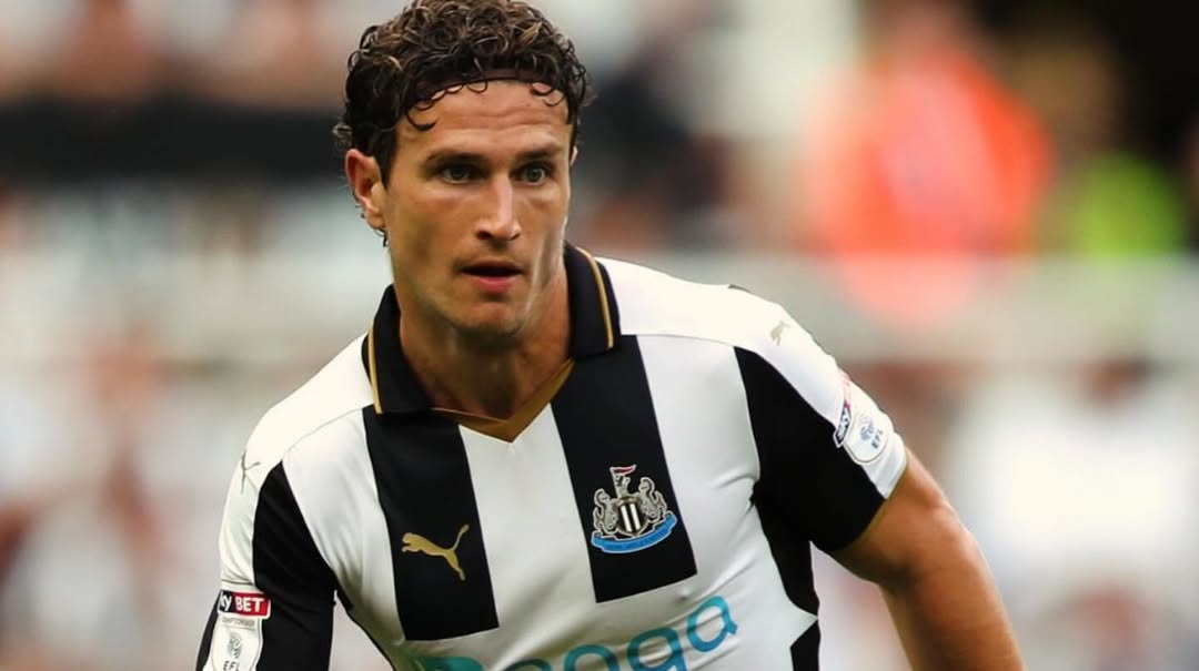 Daryl Janmaat-jd2026030511